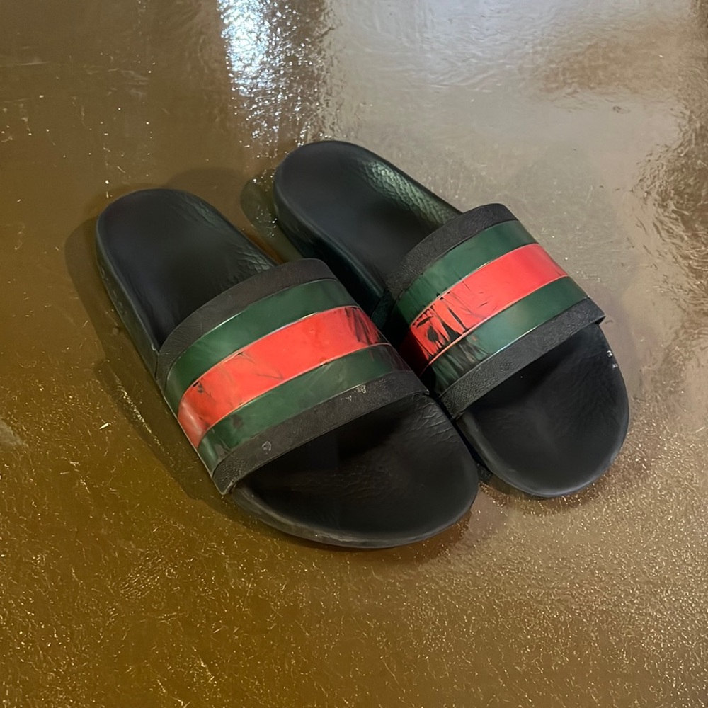 Gucci flip flops